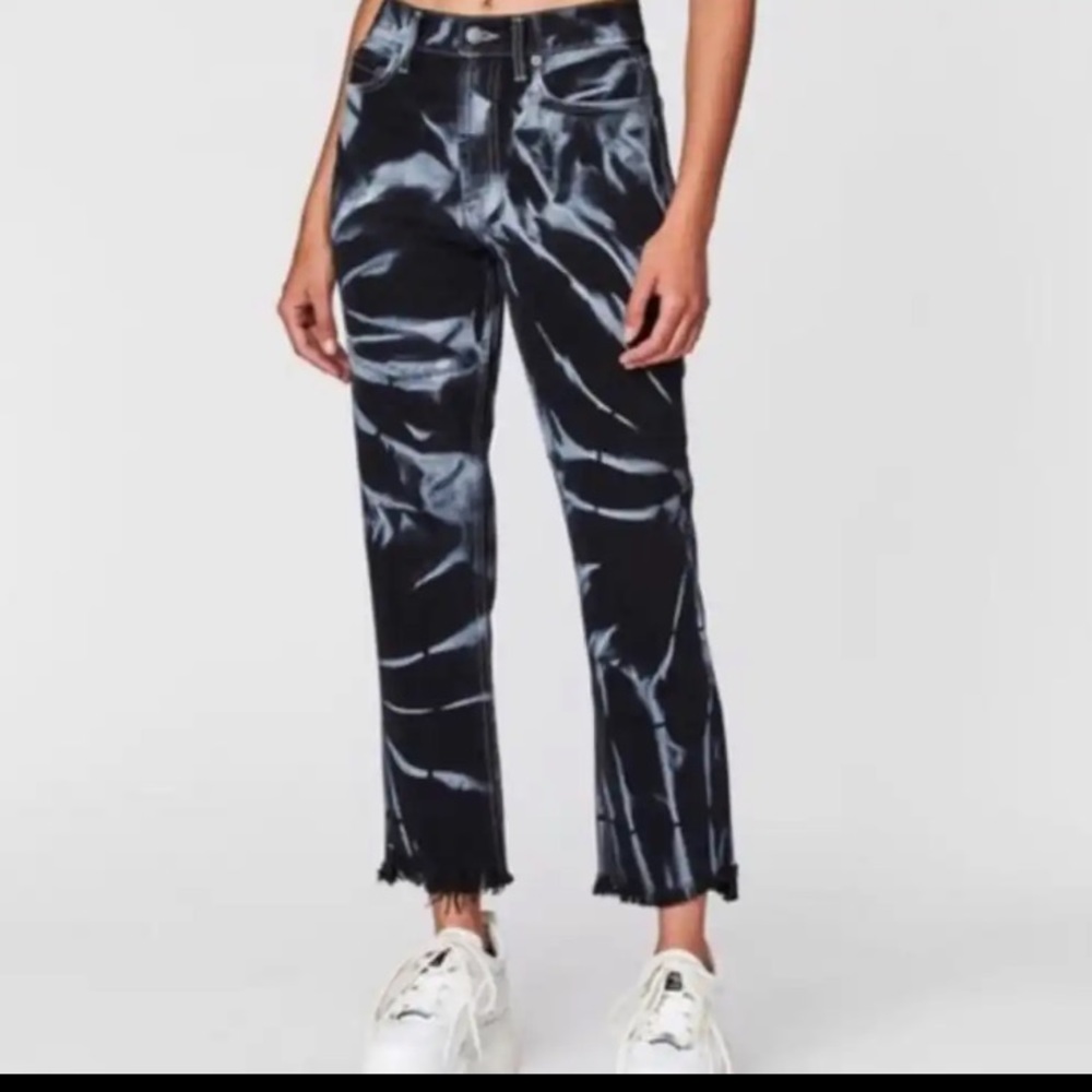 TIE DYE CARMAR JEANS New with tags.
Originally $216
Size 24
Black
Emelia Jean